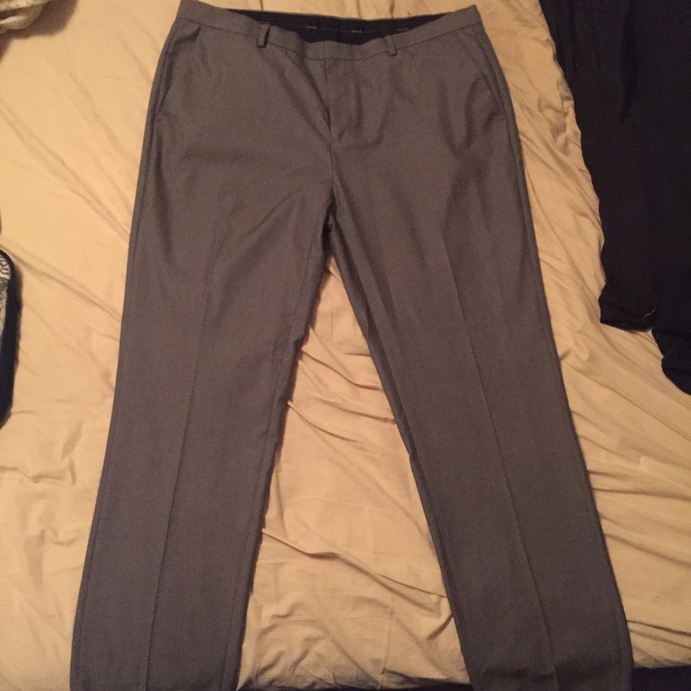 CALVIN KLEIN SLIM FIT GRAY DRESS PANTS